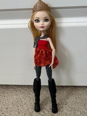 Apple White Ever After High Dragon Games Doll